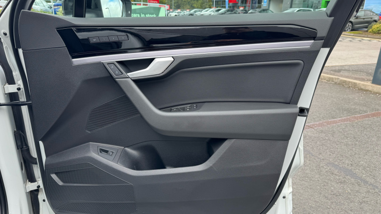 Volkswagen Touareg 3.0 V6 TDI 4Motion Black Edition 5dr Tip Auto Diesel Estate